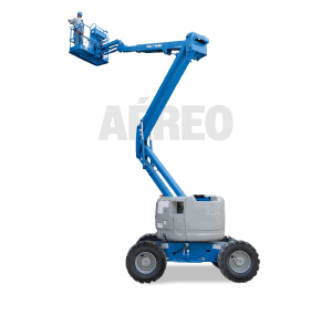 Una plataforma elevadora azul con cuatro ruedas grandes. Tiene un brazo largo articulado que sostiene una canasta en el extremo, donde hay un trabajador con casco realizando labores a gran altura.